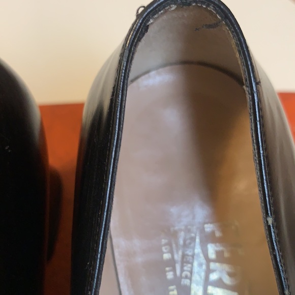 SALVADOR FERRAGAMO SZ 7B BLACK PATENT L. PREOWNED - Picture 6 of 13